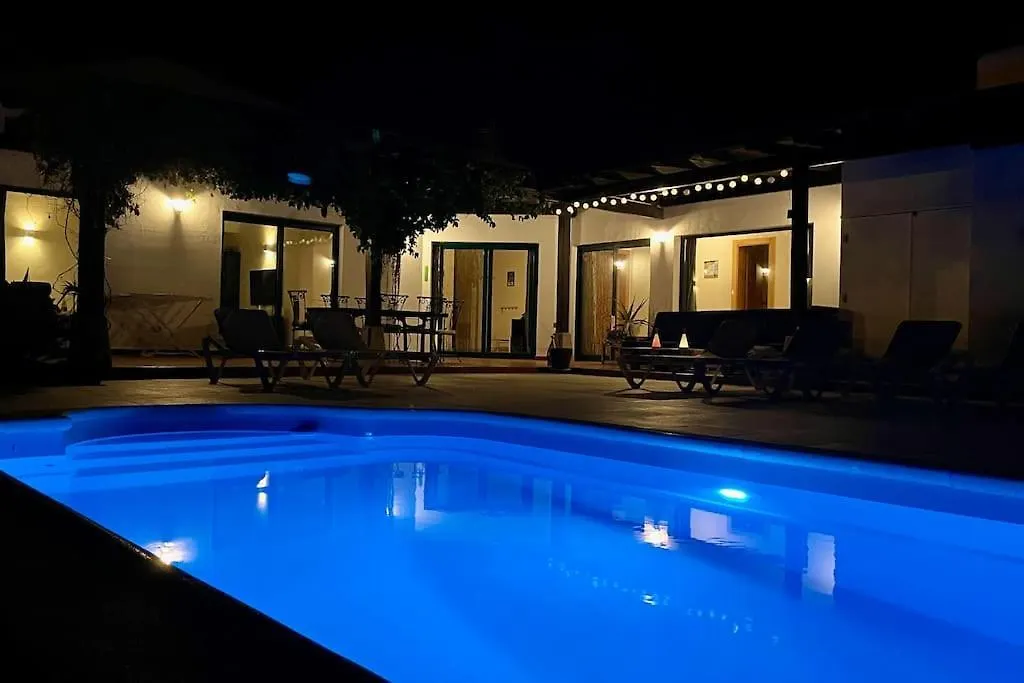 Villa spacieuse et lumineuse avec piscine Chauffée La Oliva