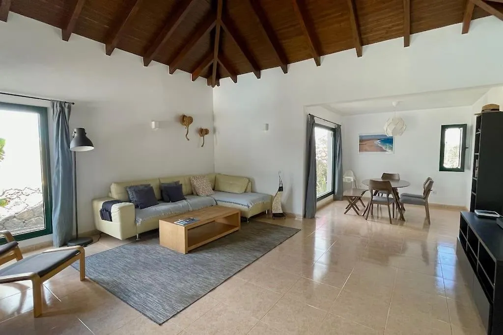 Villa spacieuse et lumineuse avec piscine Chauffée La Oliva