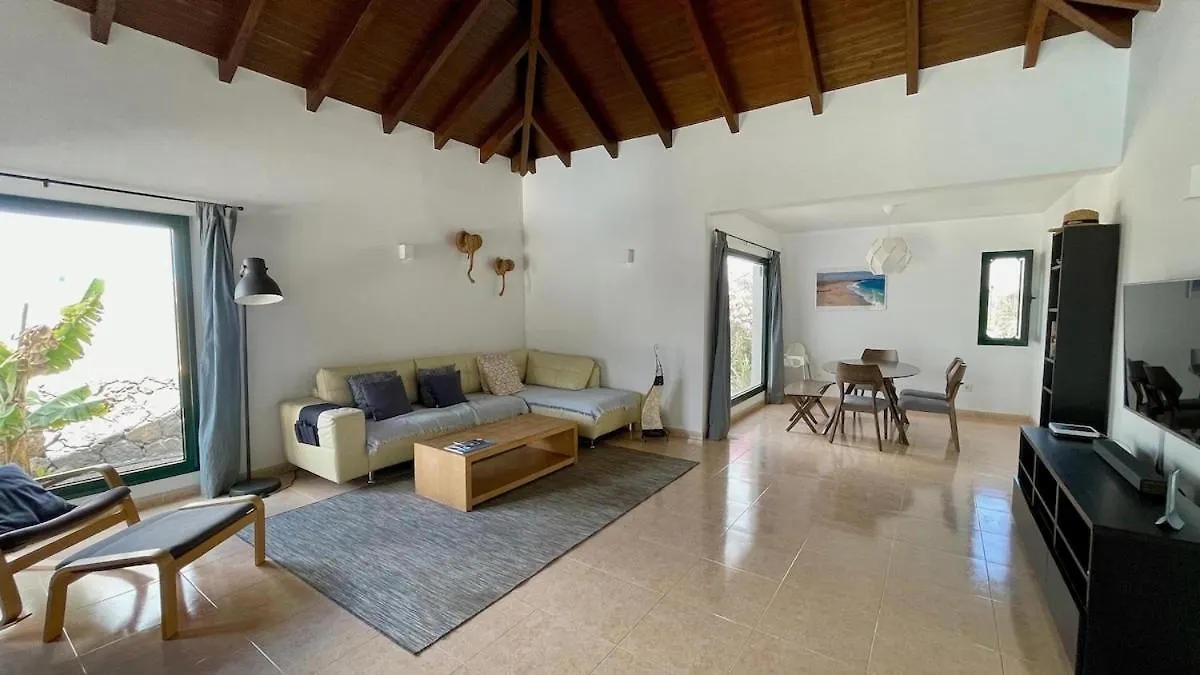 Villa spacieuse et lumineuse avec piscine Chauffée La Oliva