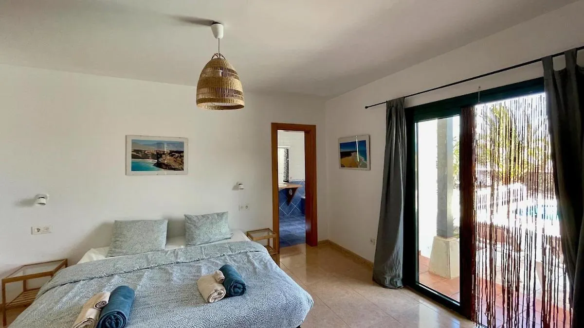Villa spacieuse et lumineuse avec piscine Chauffée La Oliva